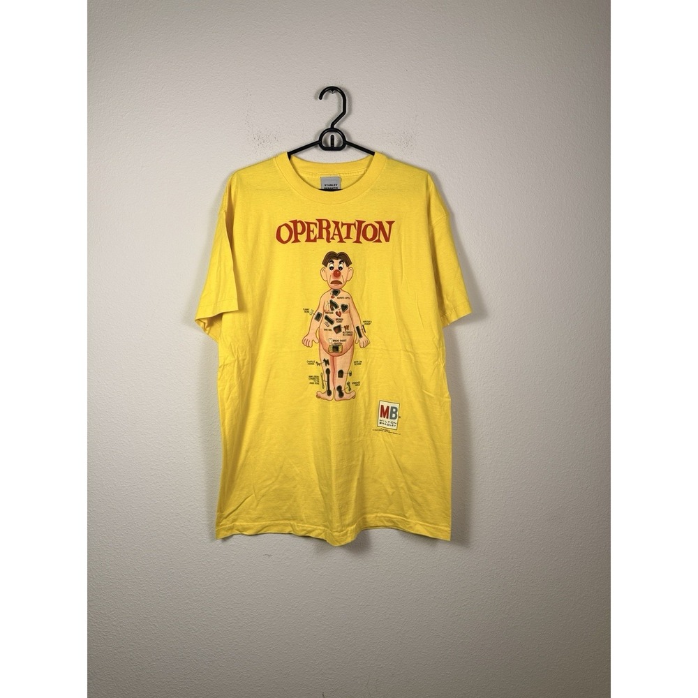 Vintage 90's Milton Bradley Stanley Desantis Operation Yellow Tee Sz Medium